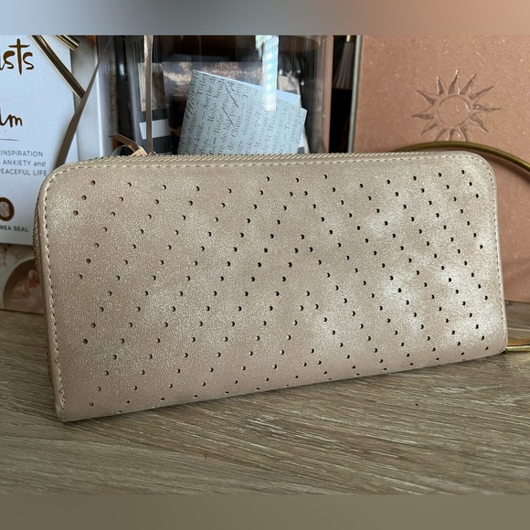 Target Wallet - Picture 2 of 4